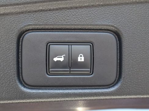 Used 2023 Nissan Pathfinder Platinum w/ Lighting Package (N93) FWD image 39