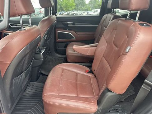 Used 2023 Kia Telluride EX w/ EX Captain's Chair Package FWD image 27