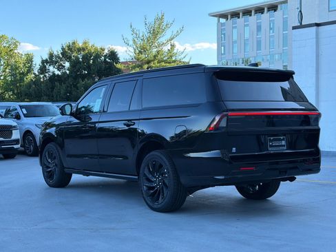 New 2026 Lincoln Navigator L Reserve w/ Jet Appearance Package AWD/4WD image 6