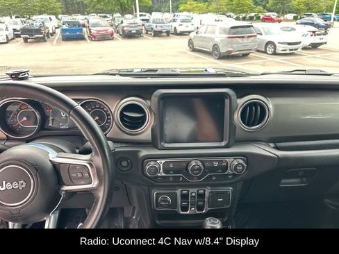 Used 2018 Jeep Wrangler Unlimited Sahara AWD/4WD image 11
