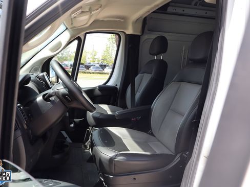 Used 2024 RAM ProMaster 2500 w/ Convenience Group FWD image 11