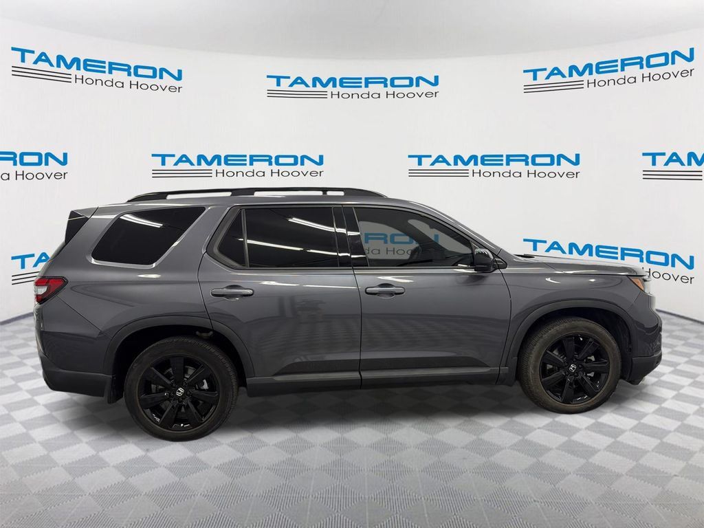 Used 2025 Honda Pilot Black Edition image 6