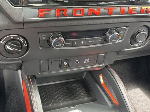 Used 2025 Nissan Frontier PRO-4X AWD/4WD image 20