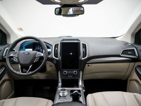 Used 2022 Ford Edge Titanium image 26