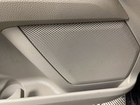 Used 2017 Ford Fusion SE w/ Fusion SE Technology Package image 17