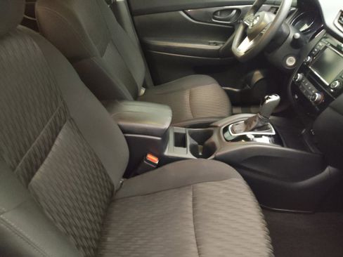 Used 2020 Nissan Rogue S FWD image 21