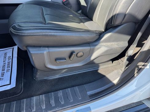 Used 2022 Ford F250 Lariat w/ Black Appearance Package image 27