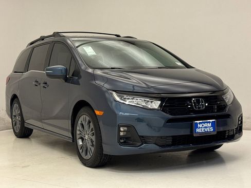 New 2026 Honda Odyssey Touring image 4