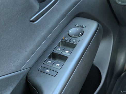 Used 2025 Hyundai Kona SEL FWD image 22