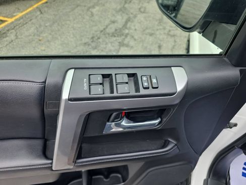 Used 2019 Toyota 4Runner SR5 Premium AWD/4WD image 16