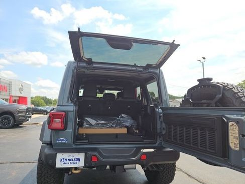 New 2025 Jeep Wrangler Unlimited Rubicon 392 image 12