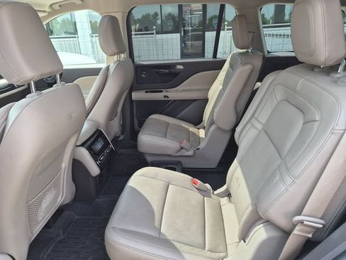 Used 2022 Lincoln Aviator Reserve w/ Equipment Group 201A AWD/4WD image 14