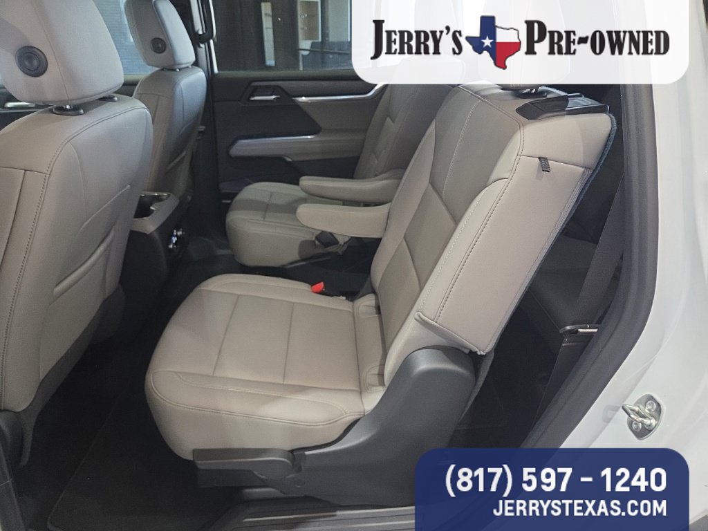 Used 2026 GMC Acadia Elevation w/ Elevation Premium Package AWD/4WD image 16