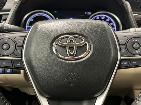 Used 2023 Toyota Camry XLE w/ Cold Weather Package FWD image 15