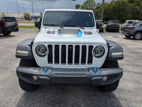 Used 2022 Jeep Wrangler Unlimited Rubicon 4xe w/ Cold Weather Group AWD/4WD image 9