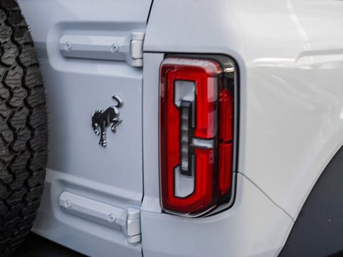 New 2026 Ford Bronco Outer Banks w/ Sasquatch Package image 7