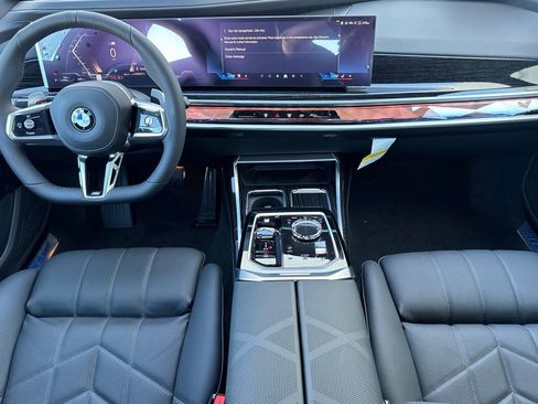 New 2025 BMW 740i image 14