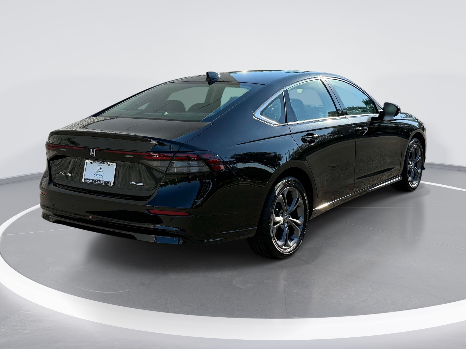 Used 2024 Honda Accord EX-L image 2