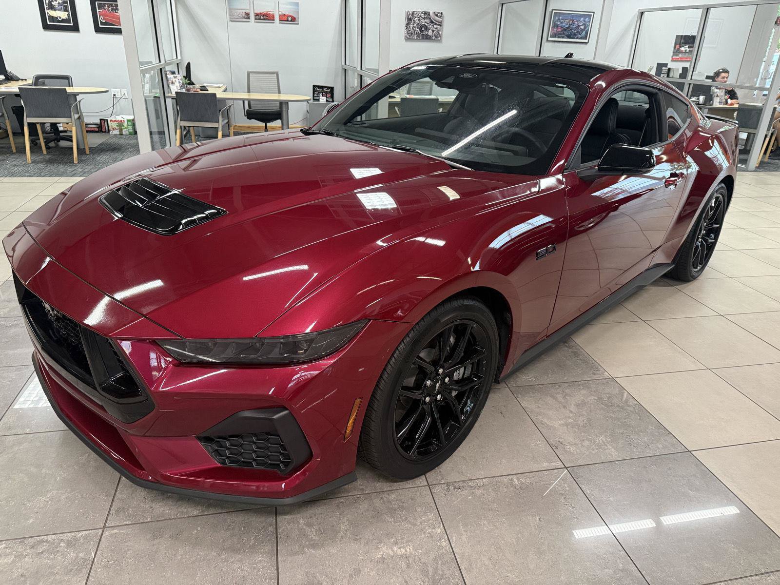Used 2025 Ford Mustang GT Premium RWD image 2
