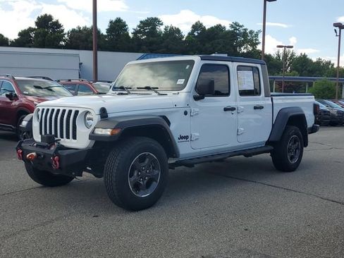 Used 2023 Jeep Gladiator Sport AWD/4WD image 3