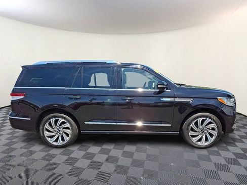 Used 2023 Lincoln Navigator Reserve AWD/4WD image 8