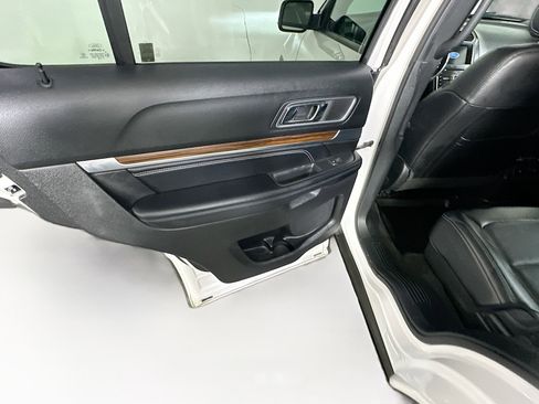 Used 2017 Ford Explorer Limited w/ Equipment Group 301A image 27