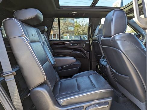Used 2022 Cadillac Escalade Premium Luxury RWD image 36