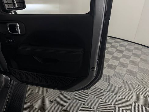 Certified 2021 Jeep Wrangler Unlimited Sahara image 31