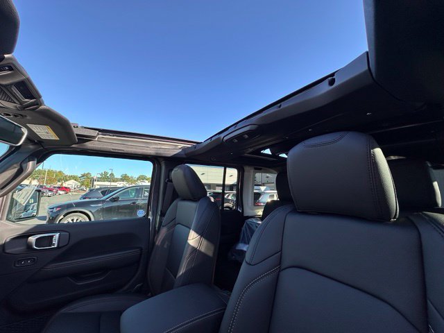 New 2027 Jeep Wrangler Unlimited Sahara AWD/4WD image 23