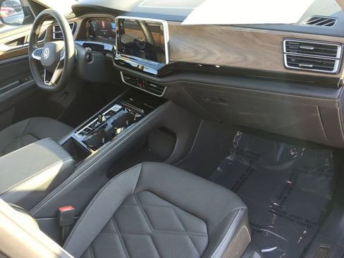 Certified 2024 Volkswagen Atlas SE image 12