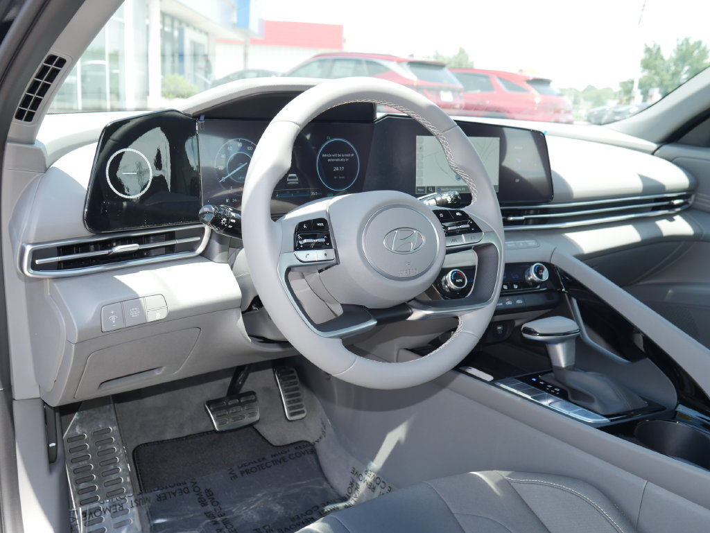 New 2026 Hyundai Elantra SEL FWD image 33
