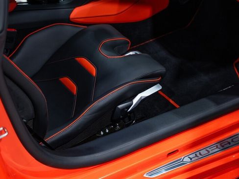 Used 2021 Lamborghini Huracan EVO AWD/4WD image 30