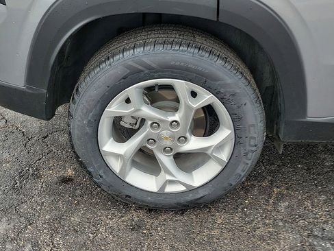 Used 2024 Chevrolet Trax LS w/ LS Convenience Package image 7