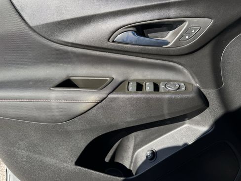 Used 2023 Chevrolet Equinox RS image 14