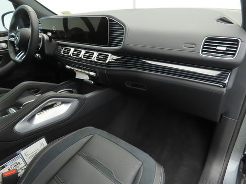New 2026 Mercedes-Benz GLE 53 AMG 4MATIC image 17