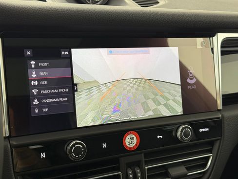 Certified 2026 Porsche Macan AWD/4WD image 21