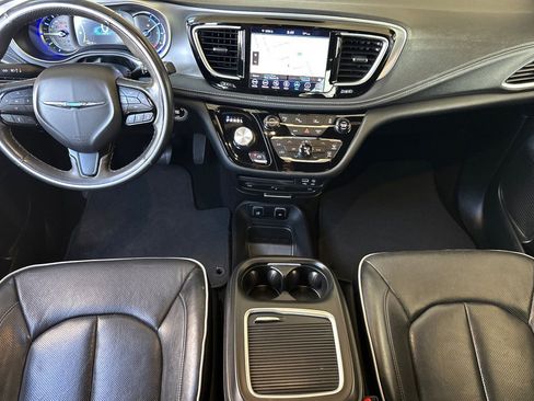 Used 2020 Chrysler Pacifica Limited w/ Advanced Safetytec Group image 10