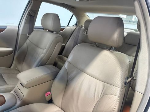 Used 2005 Lexus ES 330 FWD image 22