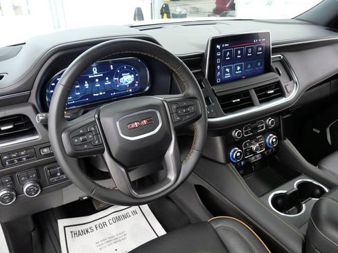 Used 2024 GMC Yukon XL AT4 w/ AT4 Premium Plus Package AWD/4WD image 11