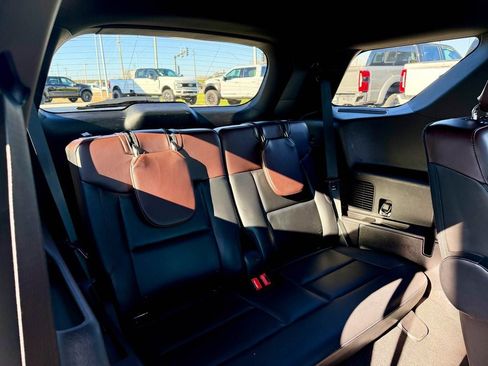 Used 2021 Ford Explorer Platinum w/ Equipment Group 601A AWD/4WD image 20