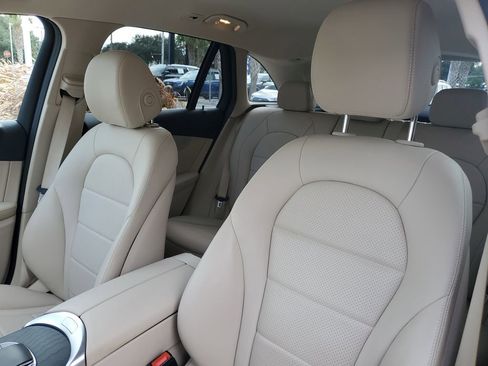 Used 2022 Mercedes-Benz GLC 300 w/ Premium Package Lite image 16