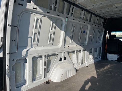 Used 2023 Mercedes-Benz Sprinter 2500 image 35