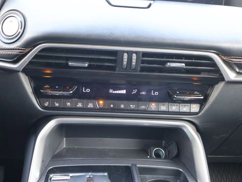 Used 2025 MAZDA CX-70 Plug-In Hybrid w/ Premium Plus image 31