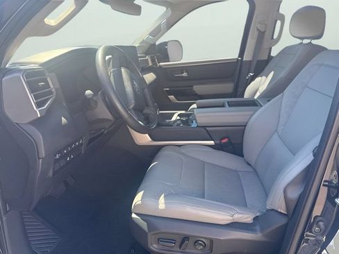 Used 2024 Toyota Tundra Limited AWD/4WD image 12