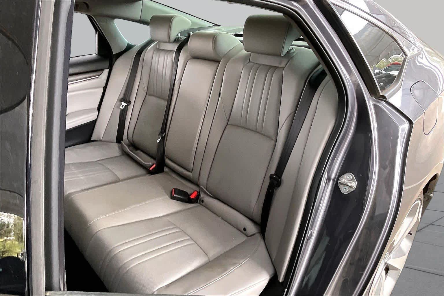 Used 2018 Honda Accord Touring image 20