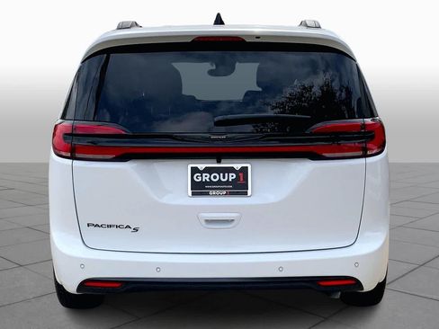 New 2026 Chrysler Pacifica Select w/ S Appearance Package FWD image 4