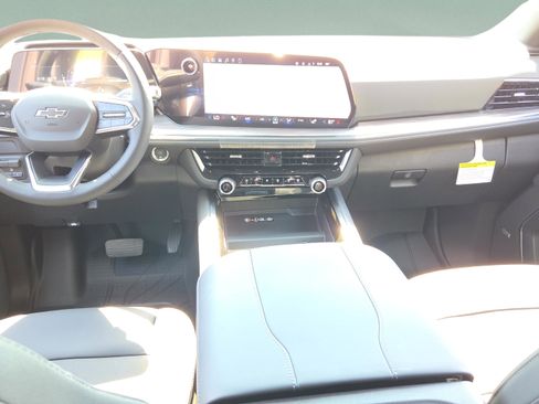 New 2026 Chevrolet Suburban Z71 w/ Z71 Off-Road Package image 13