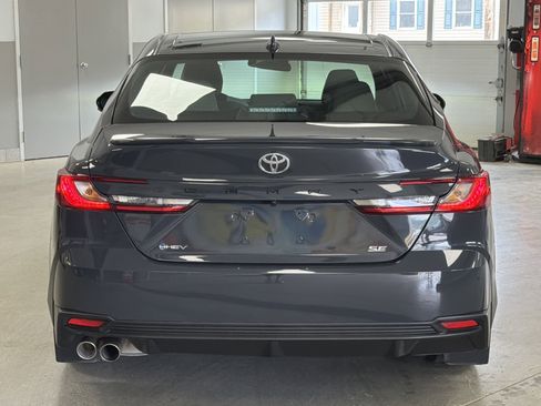 Used 2026 Toyota Camry SE FWD image 9