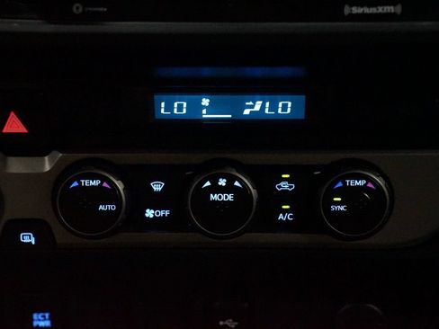 Certified 2022 Toyota Tacoma SR AWD/4WD image 19