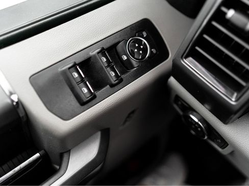 Used 2018 Ford F150 XLT w/ XTR Package image 21